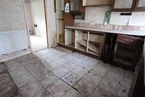 Kitchen- click for photo gallery